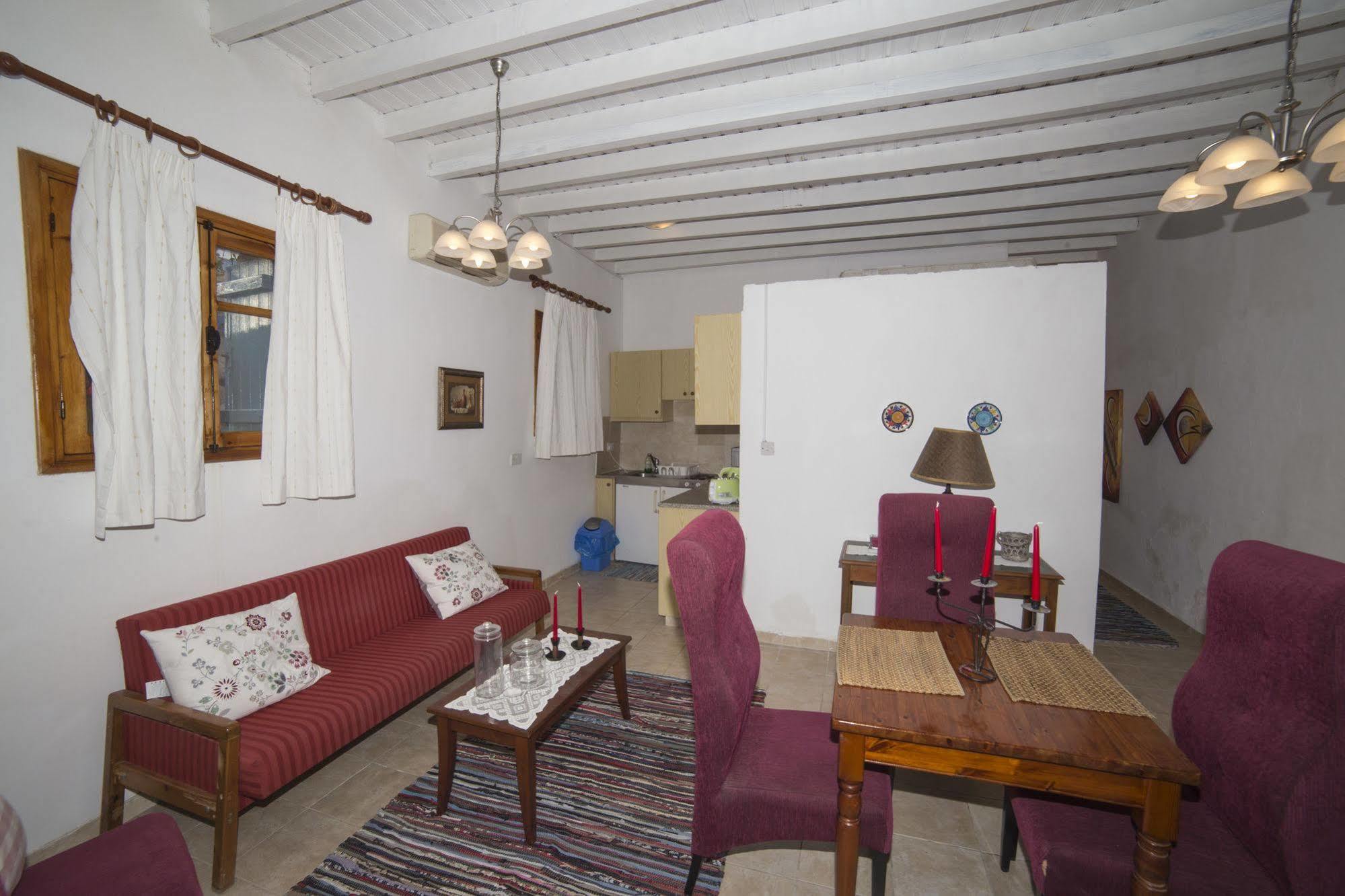 Cottage Houses Pentakomo Екстериор снимка